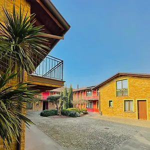  Apartment Easy Airport Private Parking Italy